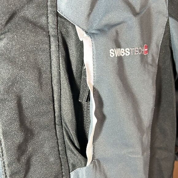 Toddler Swiss Tech winter jacket size XS 4-5 - Picture 3 of 10